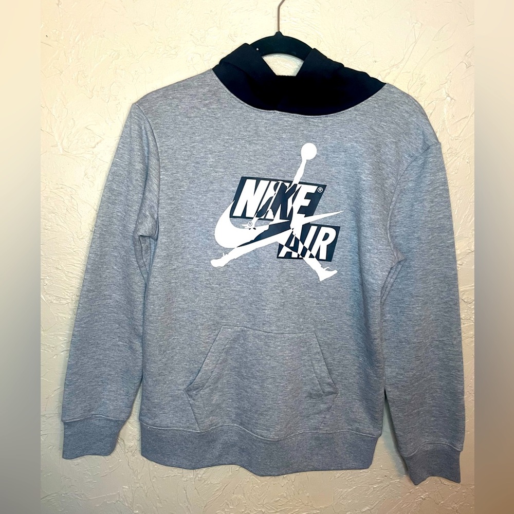 Boy's Jordan Hoodie Sz L (12/13 years) like new!